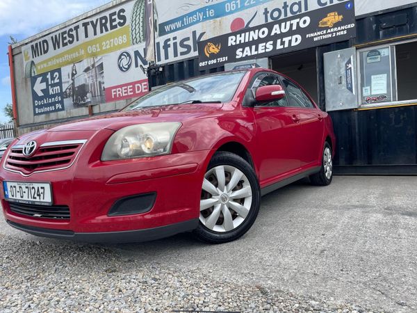 Toyota Avensis Saloon, Petrol, 2007, Red