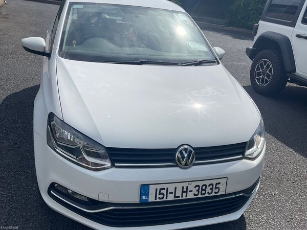 Volkswagen Polo Hatchback, Petrol, 2015, White