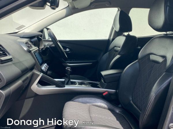 Renault Kadjar SUV, Petrol, 2022, Grey