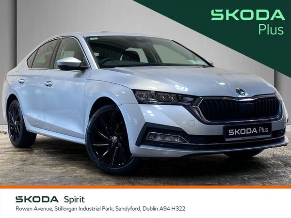 Skoda Octavia Saloon, Petrol, 2023, Silver