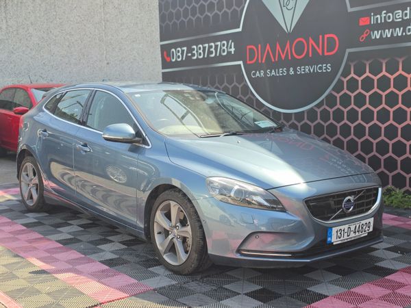 Volvo V40 Hatchback, Petrol, 2013, Blue