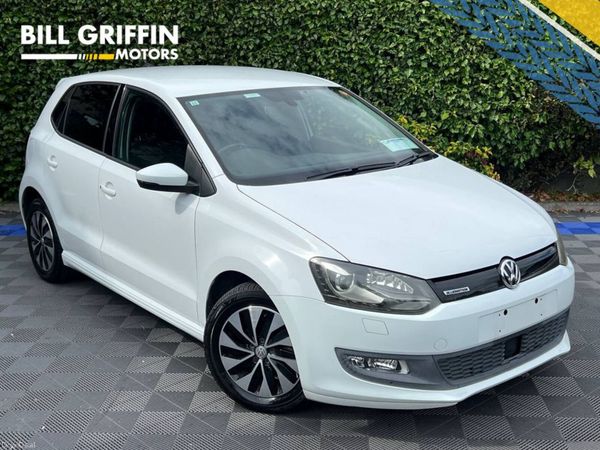 Volkswagen Polo Hatchback, Petrol, 2015, White