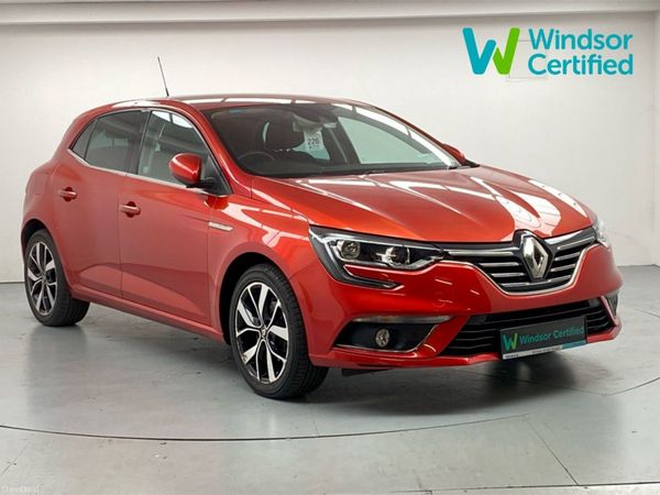 Renault Megane Hatchback, Petrol, 2019, Red