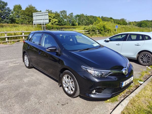 Toyota Auris Hatchback, Petrol, 2016, Black