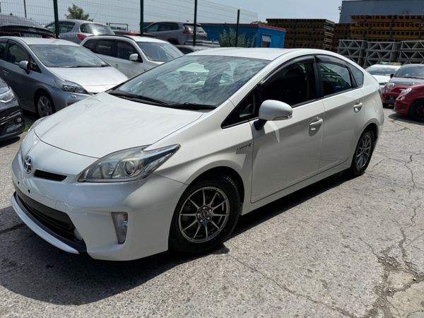 Toyota Prius Hatchback, Petrol Hybrid, 2014, White