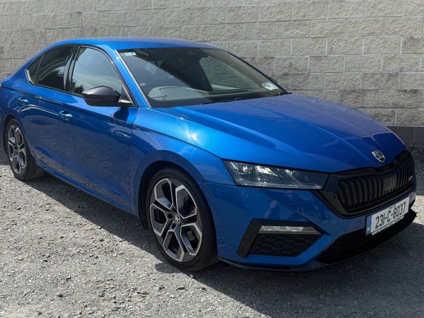 Skoda Octavia Saloon, Diesel, 2023, Blue