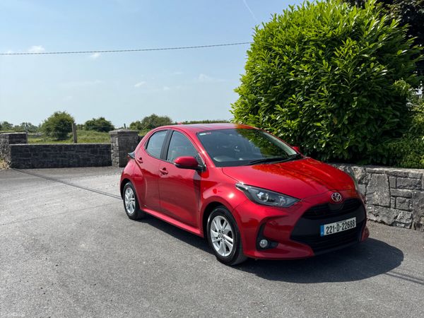 Toyota Yaris Hatchback, Petrol, 2022, Red