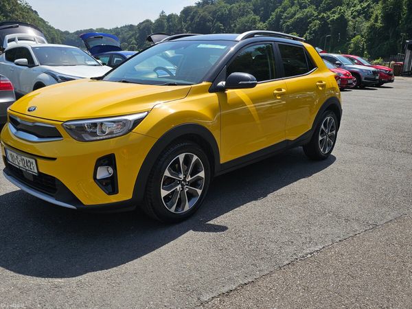 Kia Stonic Estate/Jeep, Petrol, 2018, Yellow