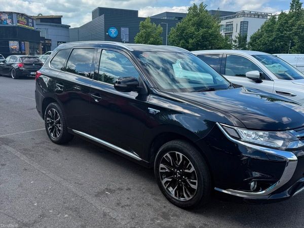 Mitsubishi Outlander SUV, Petrol Plug-in Hybrid, 2016, Black
