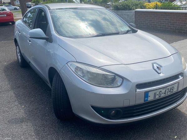 Renault Fluence Saloon, Diesel, 2011, Silver