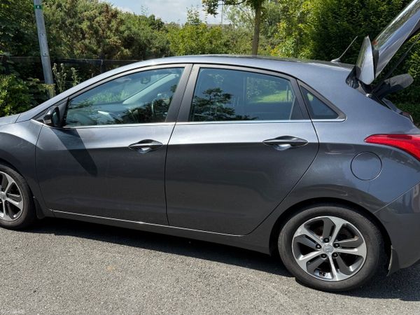 Hyundai i30 Hatchback, Petrol, 2016, Grey