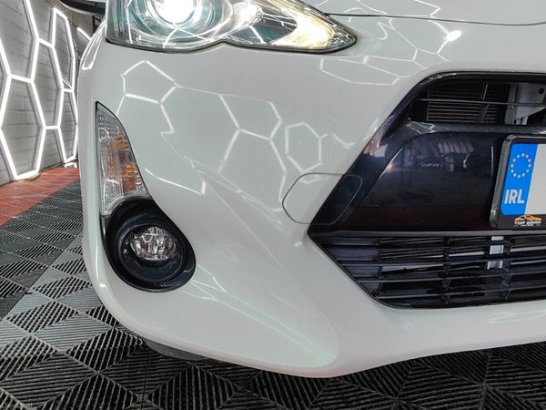 Toyota Aqua Hatchback, Petrol Hybrid, 2015, White