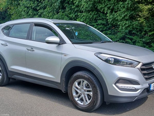 Hyundai Tucson SUV, Petrol, 2016, Silver