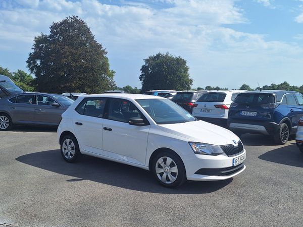 Skoda Fabia Hatchback, Petrol, 2016, White