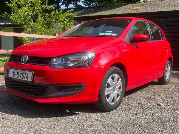 Volkswagen Polo Hatchback, Petrol, 2011, Red