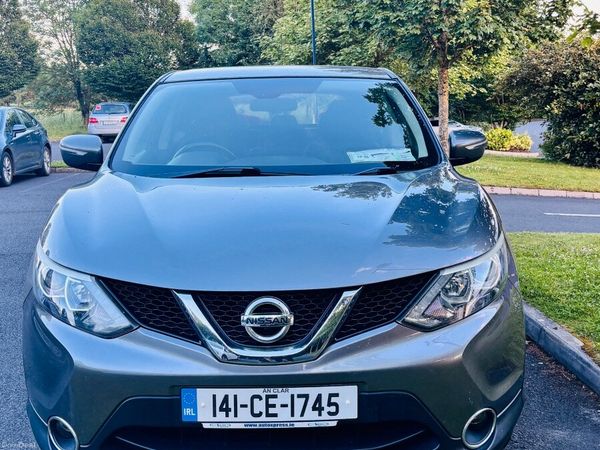 Nissan Qashqai Hatchback, Diesel, 2014, Grey