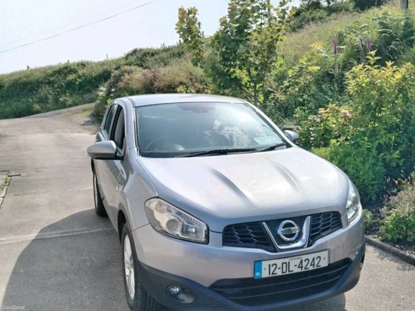 Nissan Qashqai Hatchback, Diesel, 2012, Grey