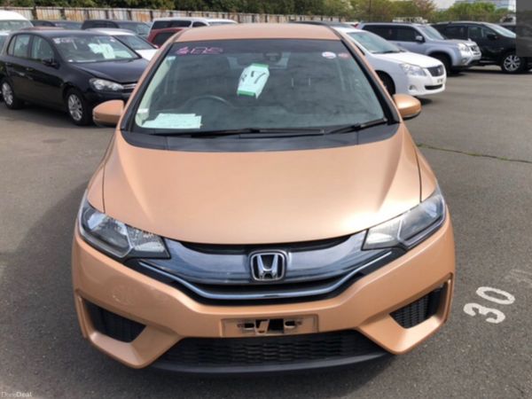 Honda Fit Hatchback, Petrol, 2014, Gold