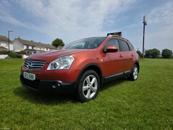 Nissan Qashqai+2 Hatchback, Diesel, 2009, Red