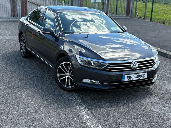 Volkswagen Passat Saloon, Diesel, 2019, Grey