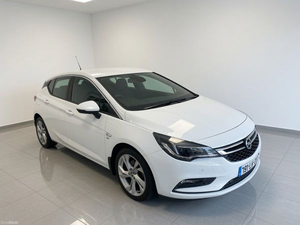 Vauxhall Astra Hatchback, Petrol, 2019, White