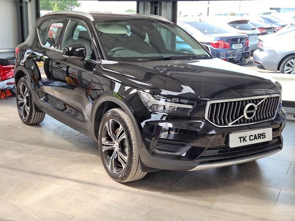 Volvo XC40 SUV, Petrol Hybrid, 2022, Black
