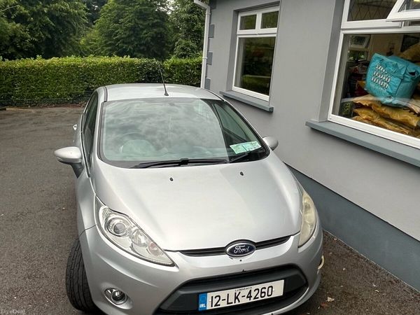 Ford Fiesta Hatchback, Petrol, 2012, Silver