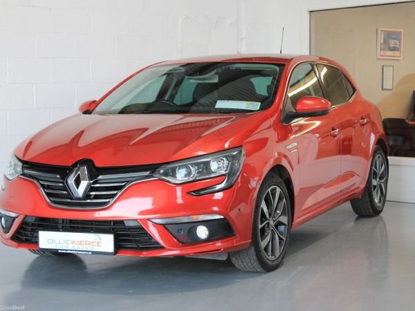 Renault Megane Hatchback, Diesel, 2018, Red