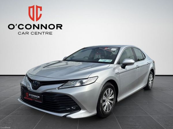 Toyota Camry Saloon, Petrol Hybrid, 2018, Silver