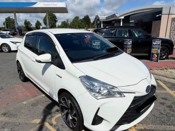Toyota Vitz Hatchback, Petrol Hybrid, 2018, White
