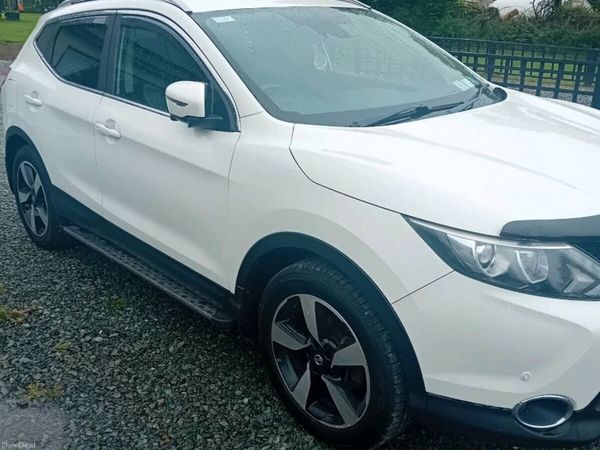 Nissan Qashqai SUV, Diesel, 2017, White