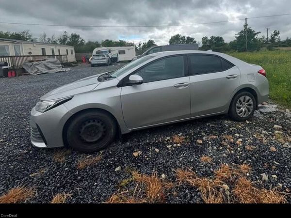 Toyota Corolla Saloon, Diesel, 2017, Grey