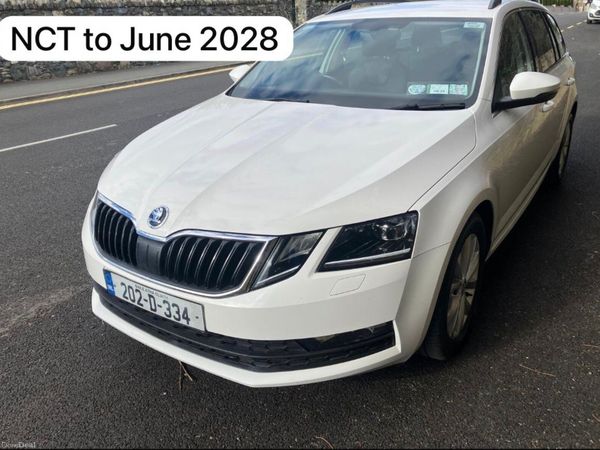 Skoda Octavia Estate, Petrol, 2020, White