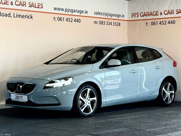 Volvo V40 Hatchback, Diesel, 2017, Blue