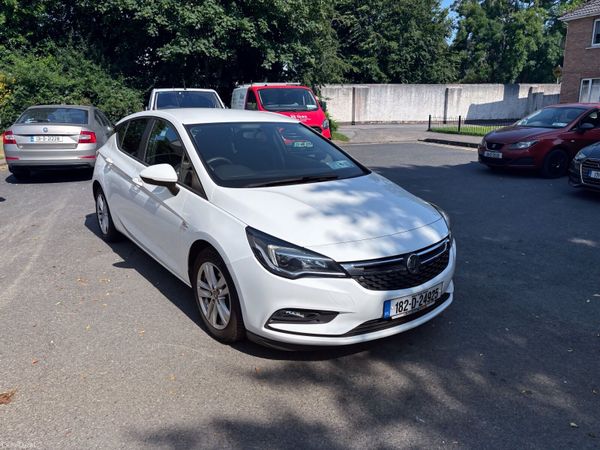 Vauxhall Astra Hatchback, Diesel, 2018, White