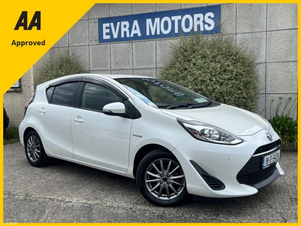 Toyota Aqua Hatchback, Petrol Hybrid, 2019, White