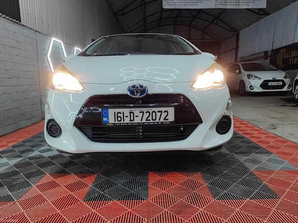 Toyota Aqua Hatchback, Petrol Hybrid, 2016, White