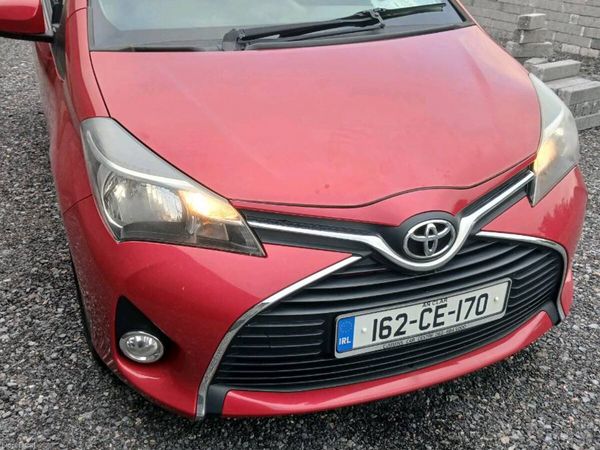 Toyota Yaris Hatchback, Diesel, 2016, Red