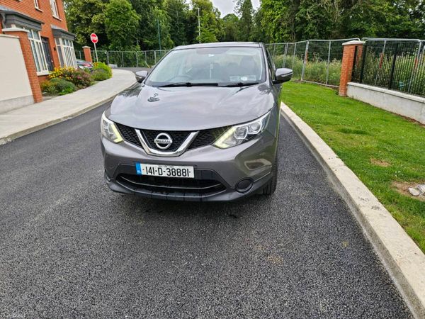Nissan Qashqai Hatchback, Diesel, 2014, Grey