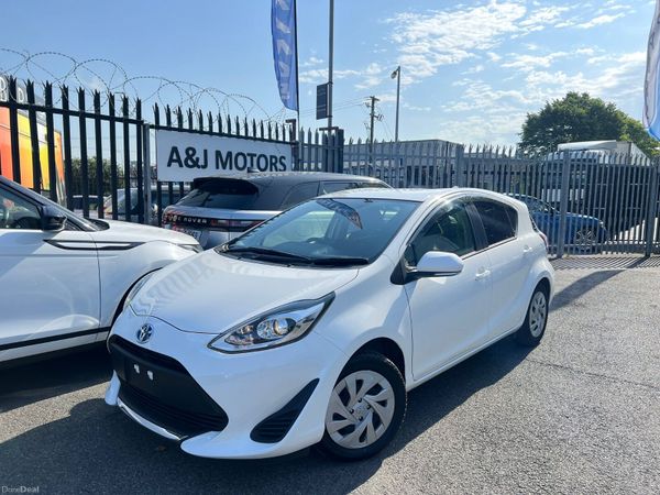 Toyota Aqua Hatchback, Petrol Hybrid, 2021, White