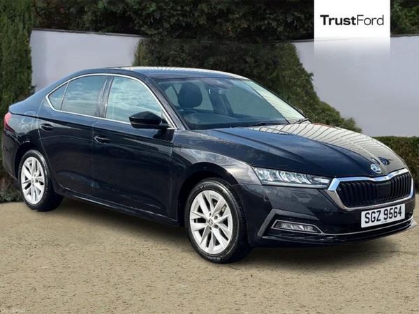 Skoda Octavia Hatchback, Petrol, 2020, Black