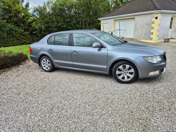 Skoda Superb Saloon, Diesel, 2011, Grey