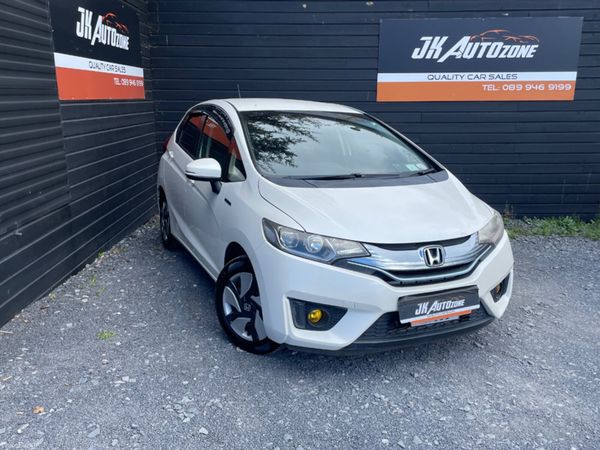 Honda Fit Hatchback, Petrol Hybrid, 2013, White