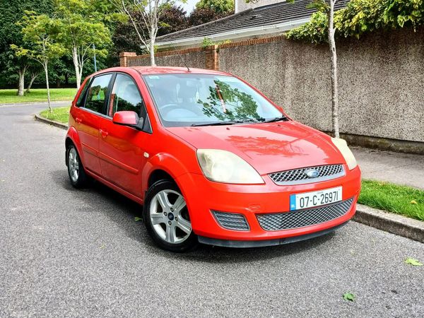 Ford Fiesta Hatchback, Petrol, 2007, Red