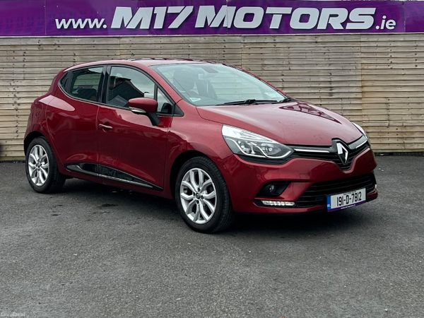 Renault Clio Hatchback, Petrol, 2019, Red
