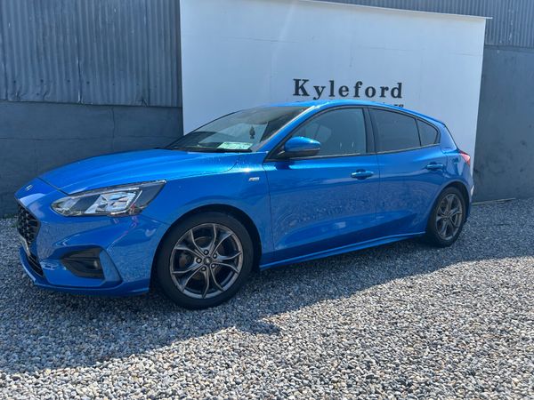 Ford Focus Hatchback, Diesel, 2021, Blue