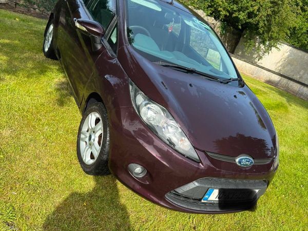 Ford Fiesta Hatchback, Diesel, 2010, Red