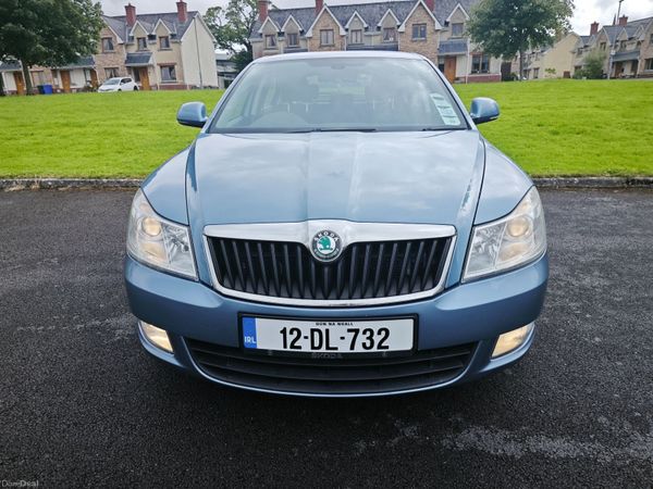 Skoda Octavia Saloon, Diesel, 2012, Grey