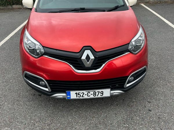 Renault Captur Hatchback, Diesel, 2015, Red