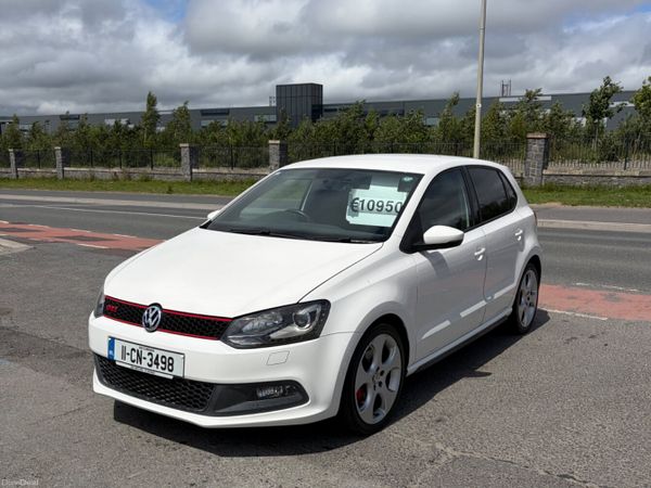 Volkswagen Polo Hatchback, Petrol, 2011, White